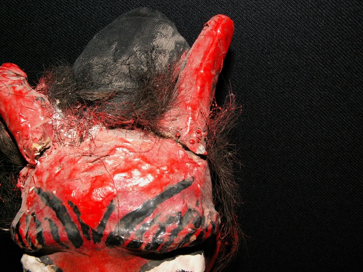 Particolare delle corna prima del restauro